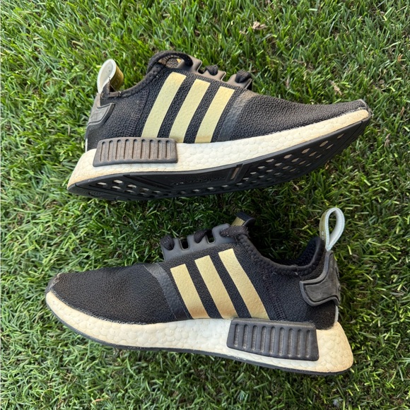 ADIDAS NMD_R1 Black/ Metallic Formstrip Sz (5 1/2) - Picture 3 of 7
